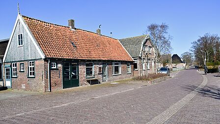 Foto van de oude smederij in Hauwert