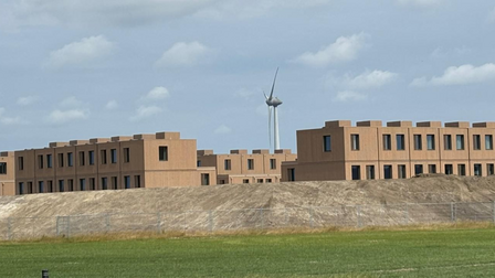 Buitenaanzicht van het asielzoekerscentrum in Medemblik